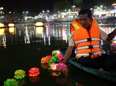 Hoa Sen TAYTA góp phần tạo nên đêm hội hoa đăng huyền diệu tại Núi Cấm An Giang