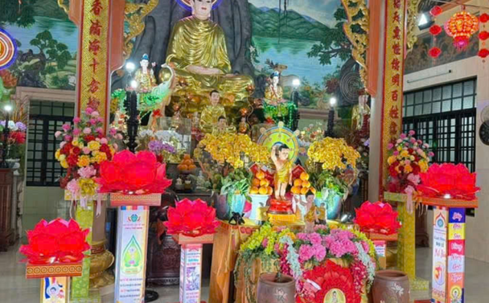 Bà Thuỳ Nam