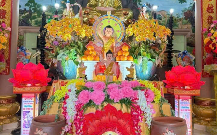 Bà Thuỳ Nam
