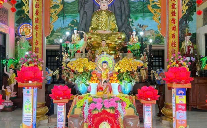 Bà Thuỳ Nam